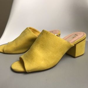 Heeled loafers